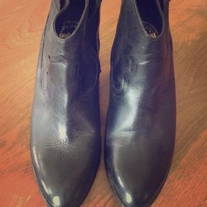 Black leather Coolway ankle boots